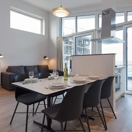 Exklusive Marina-villa Mit Balkon *